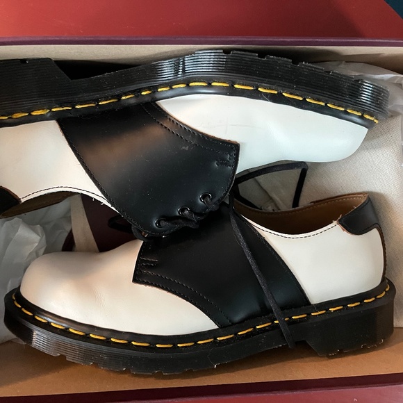 Dr. Martens Shoes - Doc Marten MIE 1461 Saddle Shoe White&Black Smooth Vintage Size 8 Womens